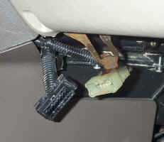 OBDII (16pins) and Diagnostic Connector (12 pins) on RHD MMC  (photo)